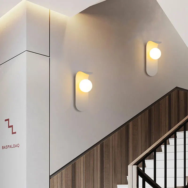 Lampe murale escalier LED moderne Image