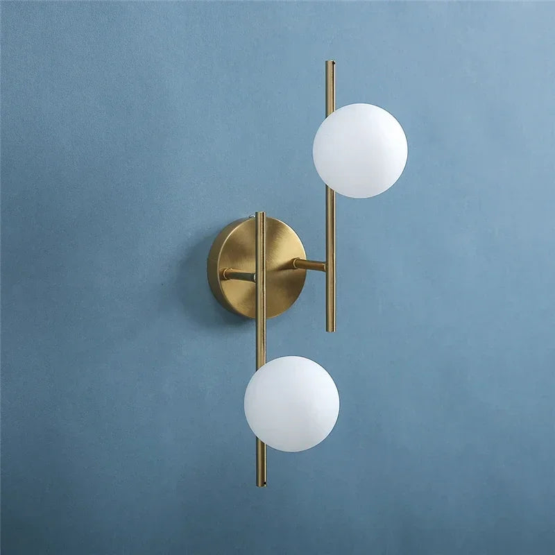 Applique Murale LED Dorée – Boules Verre Opalin G9