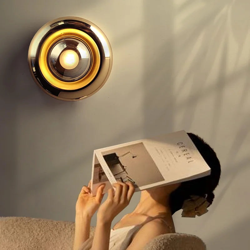 Applique murale LED design futuriste Bauhaus