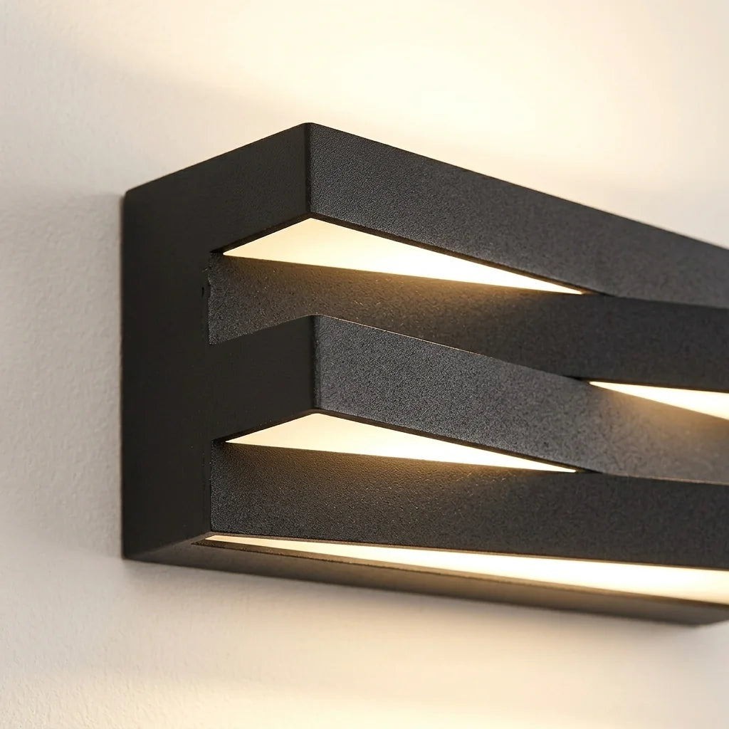 Lames en aluminium texturé et diffuseurs LED opales vus de près