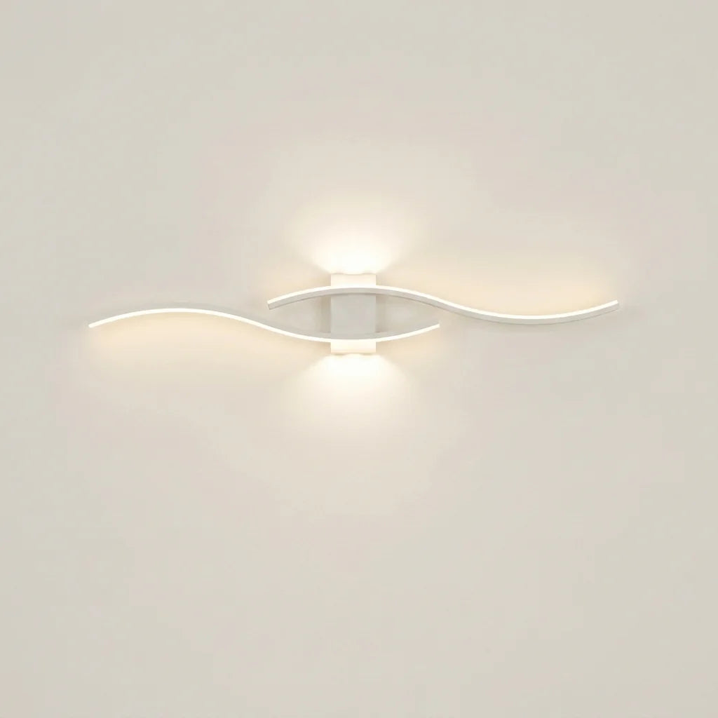 Applique murale LED longue en vague, finition blanche, allumée