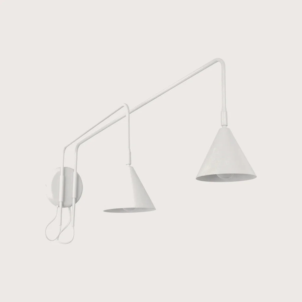 Applique liseuse à long bras et abat-jour conique, coloris blanc (2 lumières – avec interrupteur)