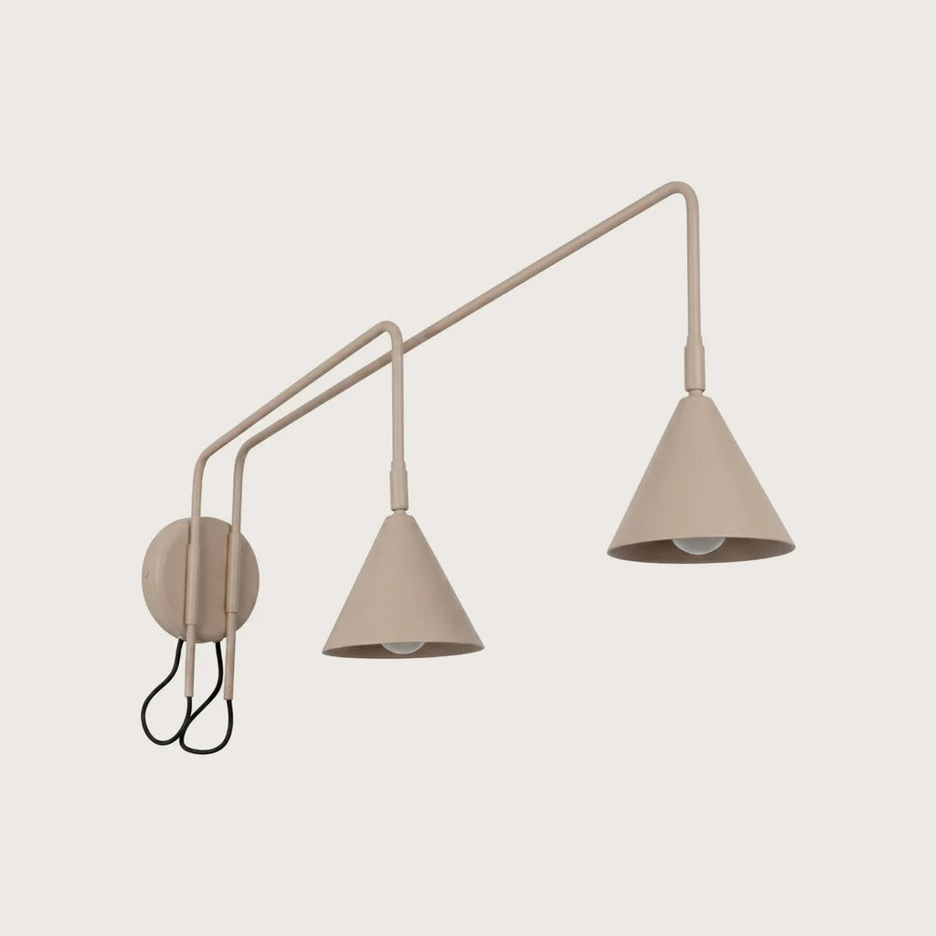 Applique liseuse à long bras et abat-jour conique, coloris taupe (2 lumières – avec interrupteur)