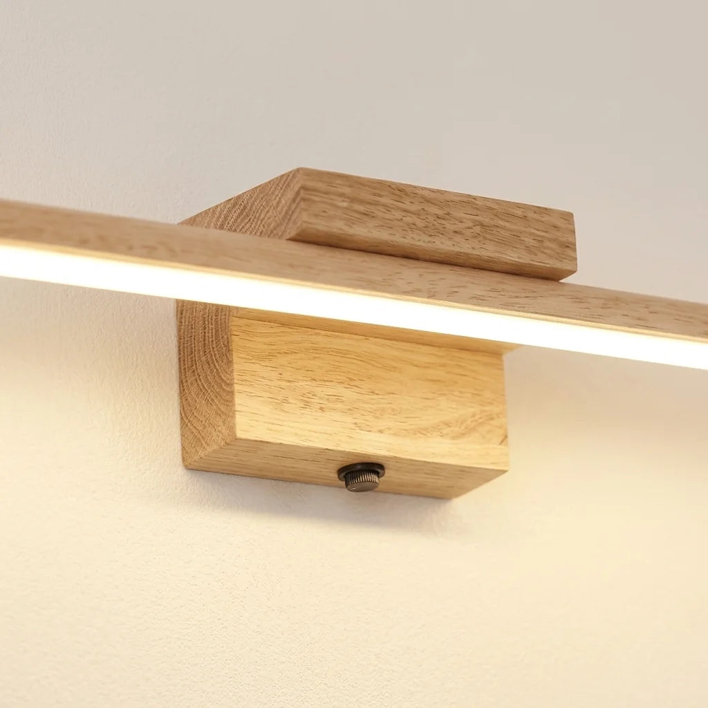 Socle en chêne massif et diffuseur LED opale vus de près