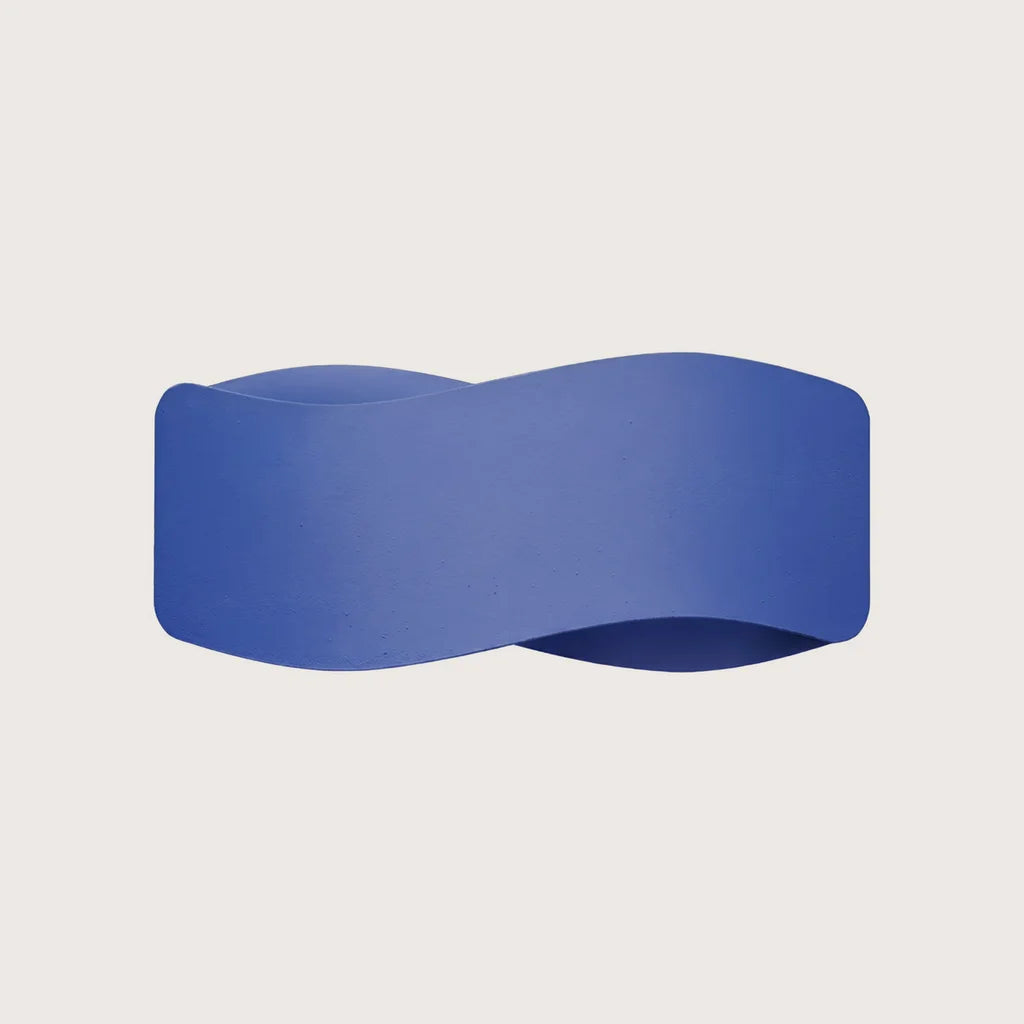 Applique murale bandeau ondulé en acier, coloris outremer (30 cm)
