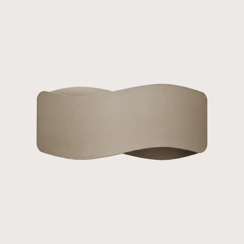 Applique murale bandeau ondulé en acier, coloris taupe (30 cm)