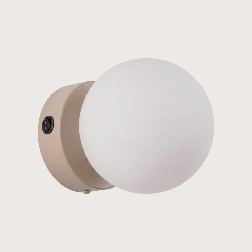 Applique murale boule en verre opalin, coloris taupe (Avec interrupteur)