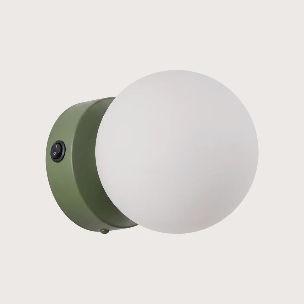 Applique murale boule en verre opalin, coloris vert olive (Avec interrupteur)