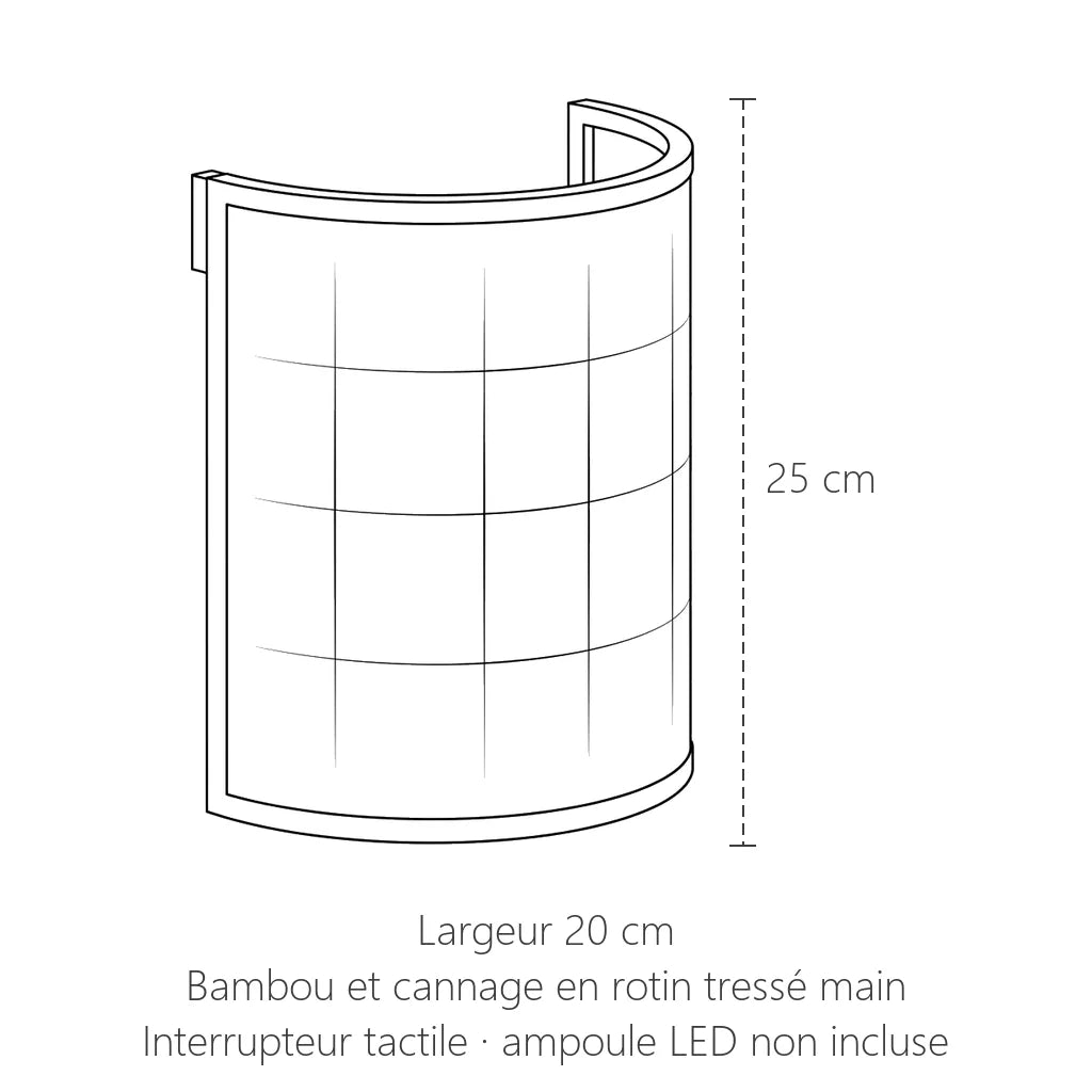 Dimensions de l'applique en cannage de rotin : 25 cm de haut, 20 cm de large