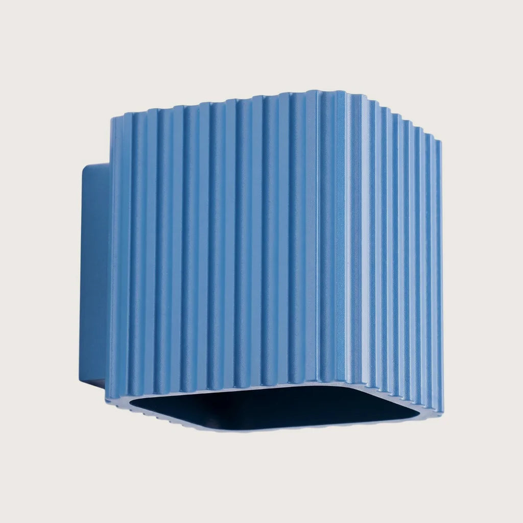 Applique murale carrée cannelée, coloris bleu clair (G9)