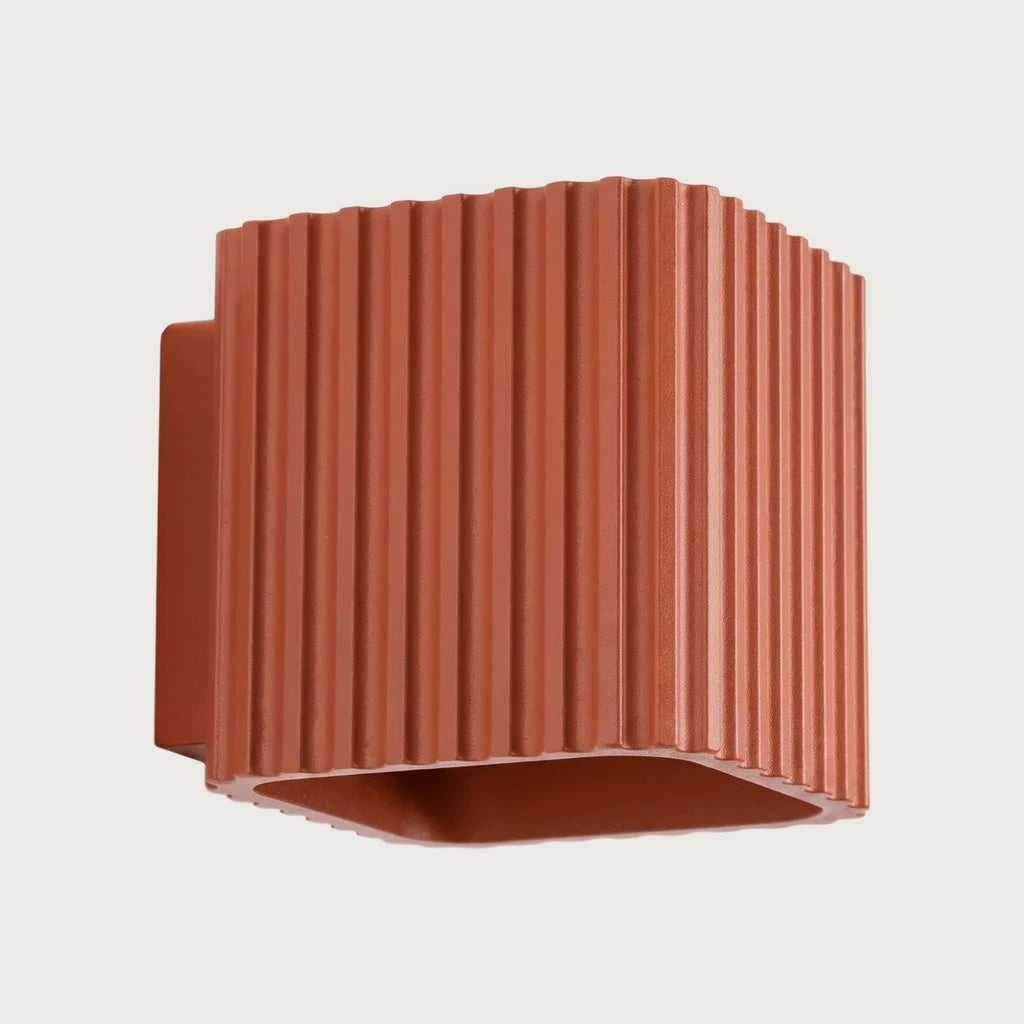 Applique murale carrée cannelée, coloris ocre rouge (G9)