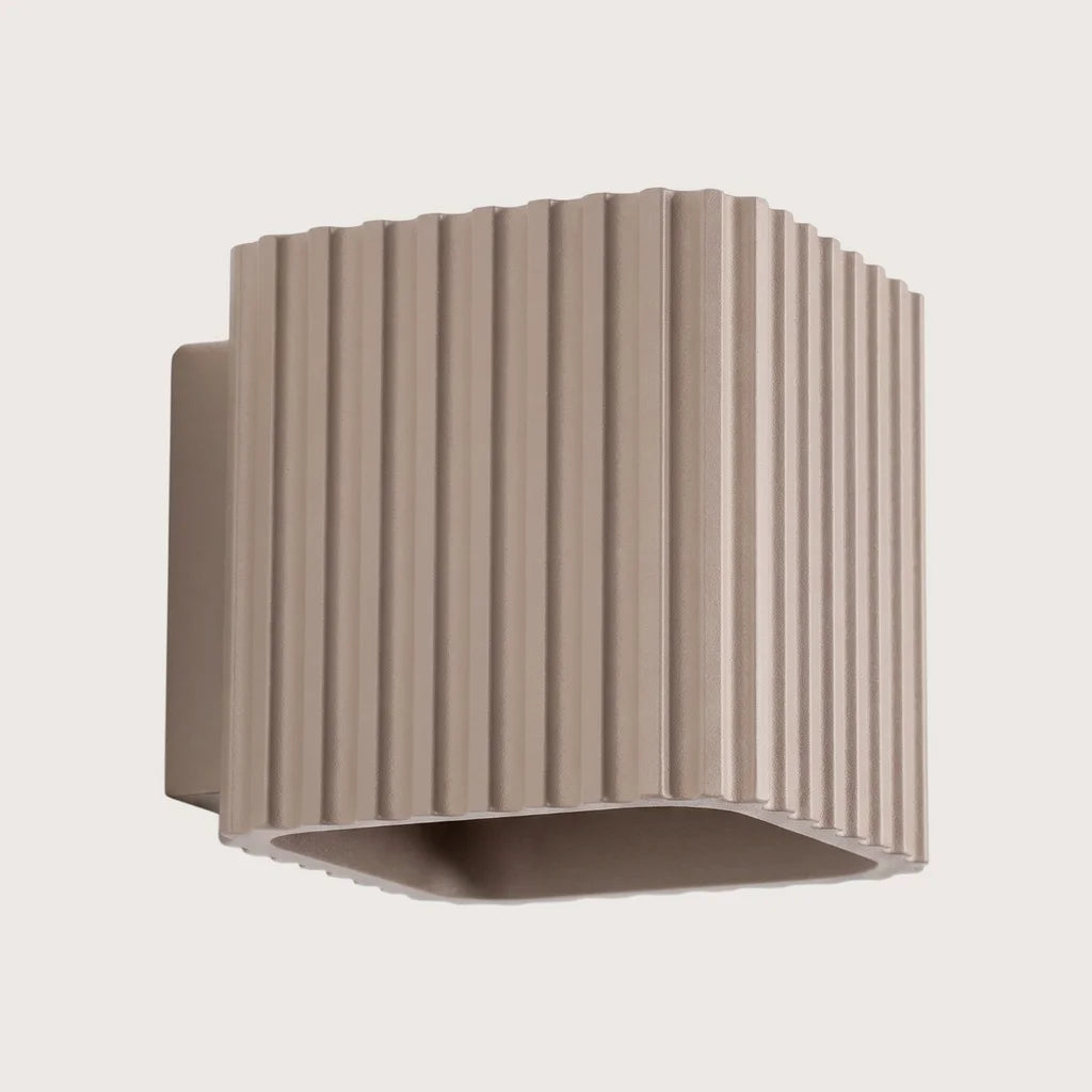Applique murale carrée cannelée, coloris taupe (G9)