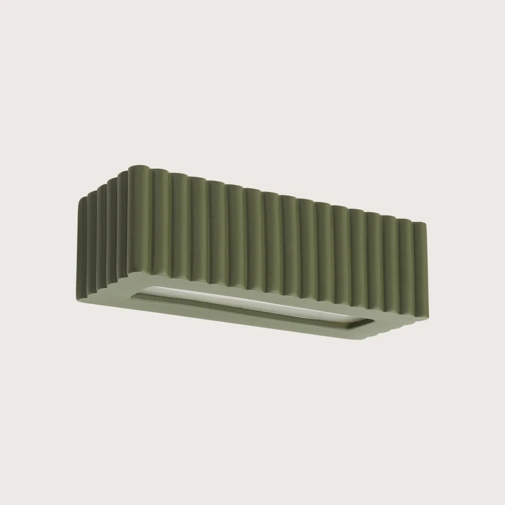 Applique murale céramique cannelée rectangulaire, coloris vert olive