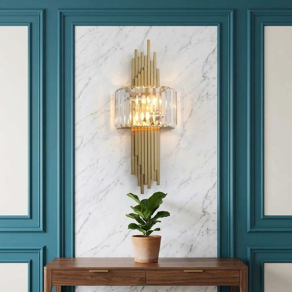 Applique en cristal style B au-dessus d'une console en bois
