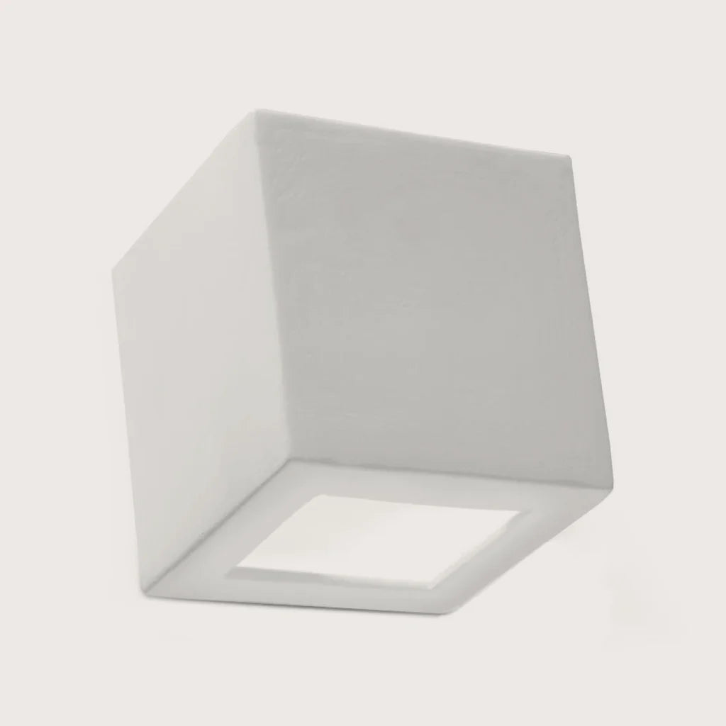 Applique murale cube en céramique blanche