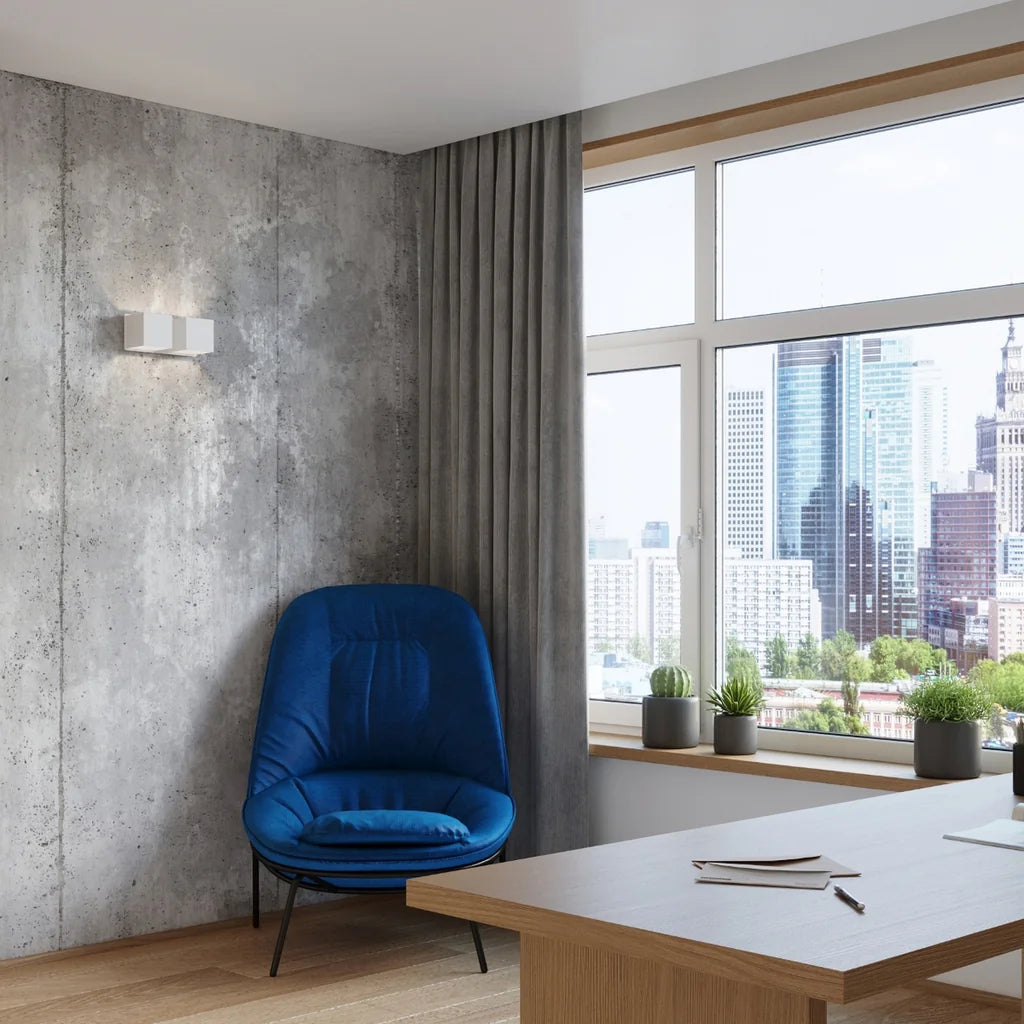 Applique murale cube haut et bas dans un bureau