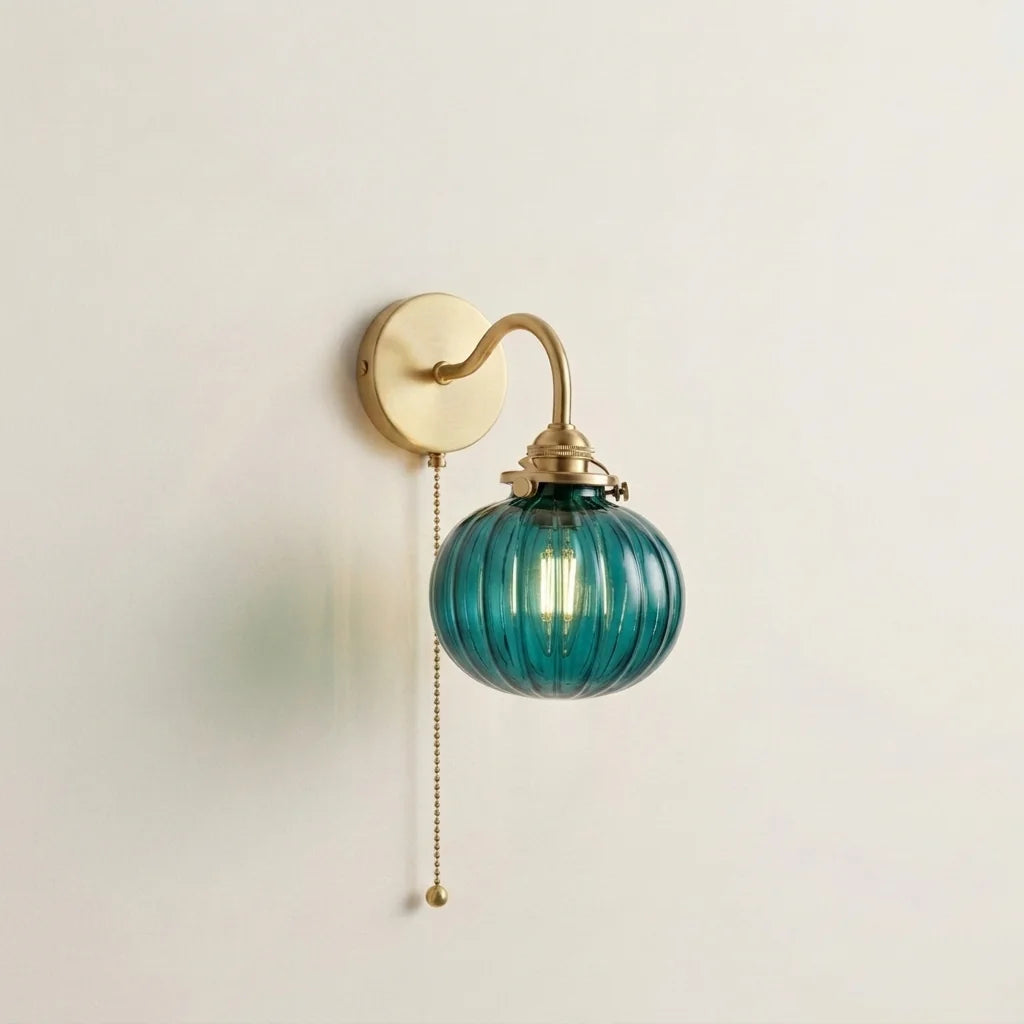 Applique en laiton et verre bleu canard avec tirette