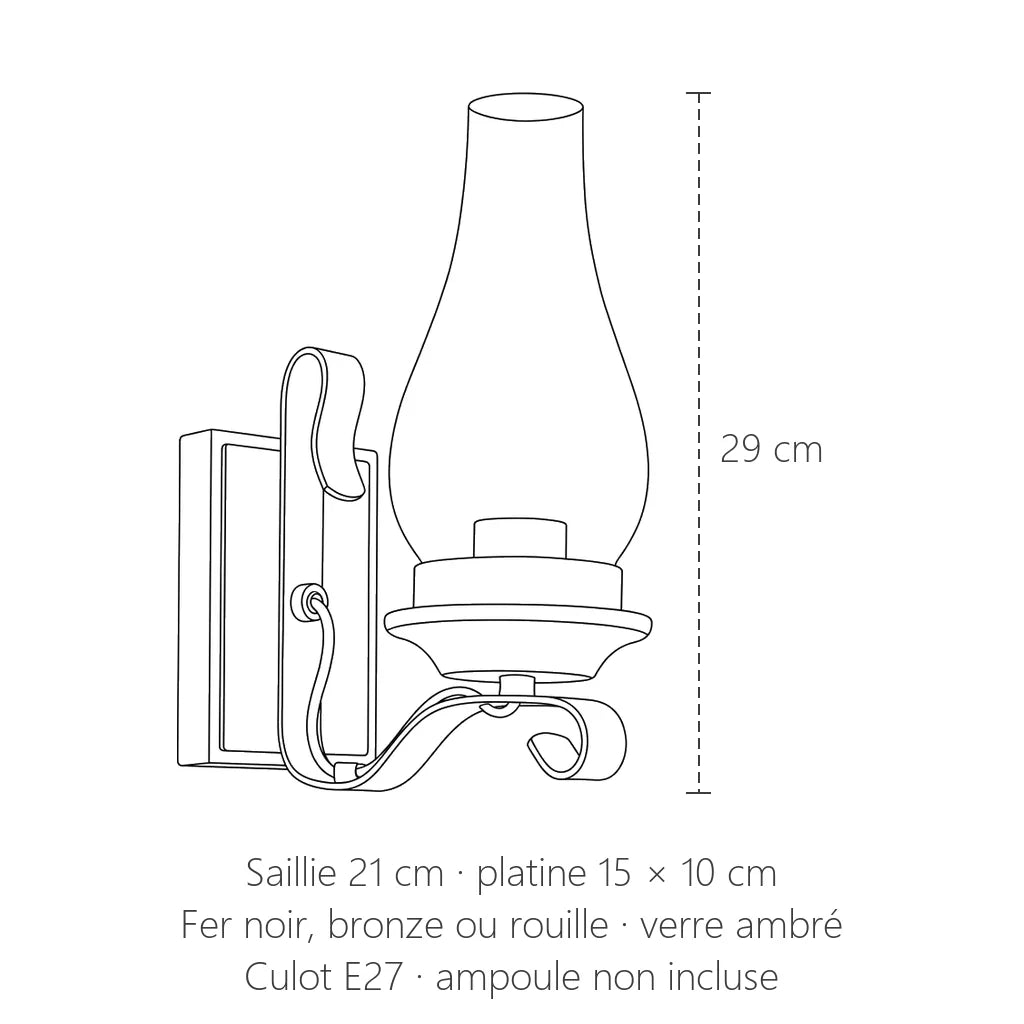 Dimensions de l'applique lampe tempête : 29 cm de haut, 21 cm de saillie