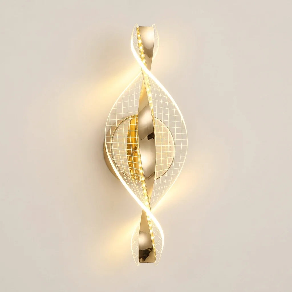 Applique murale LED ruban doré et acrylique gravé résille, allumée