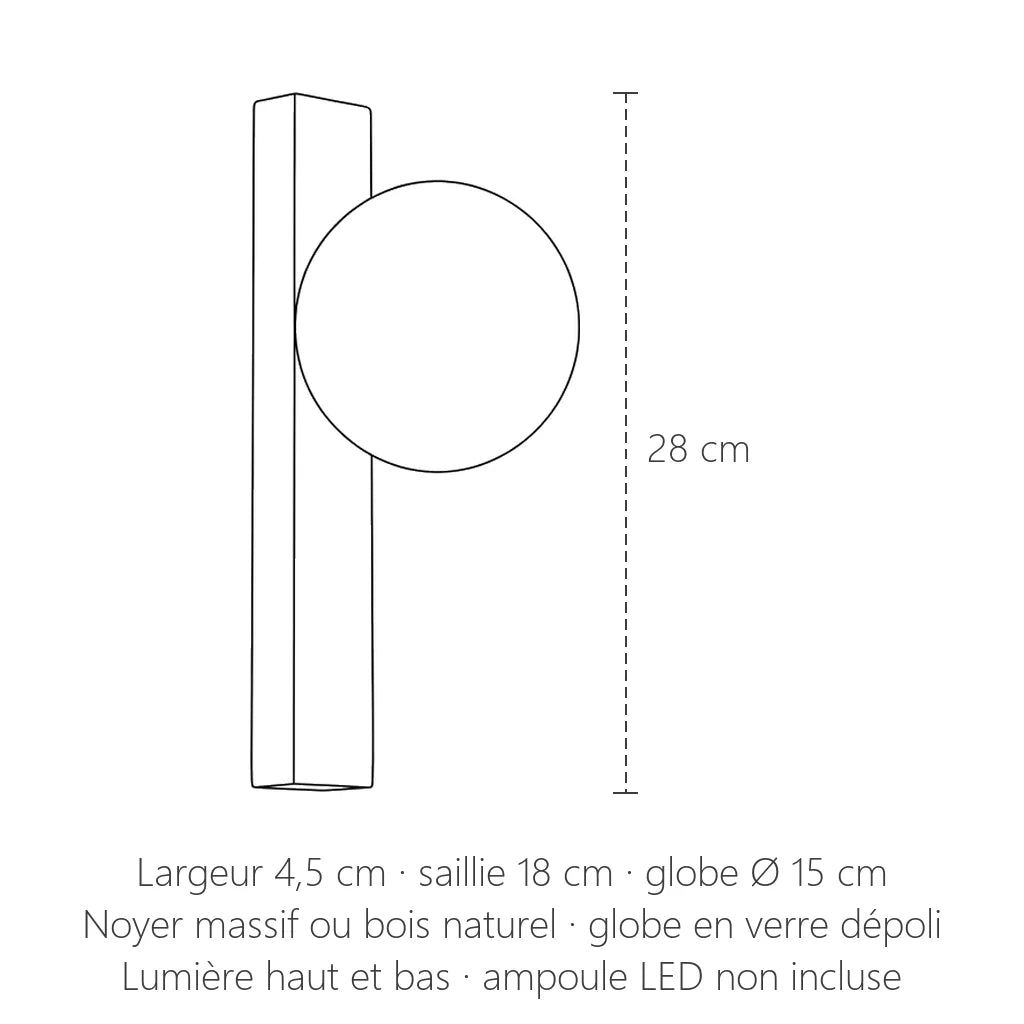 Dimensions de l'applique en noyer : 28 cm de haut, globe Ø 15 cm, saillie 18 cm