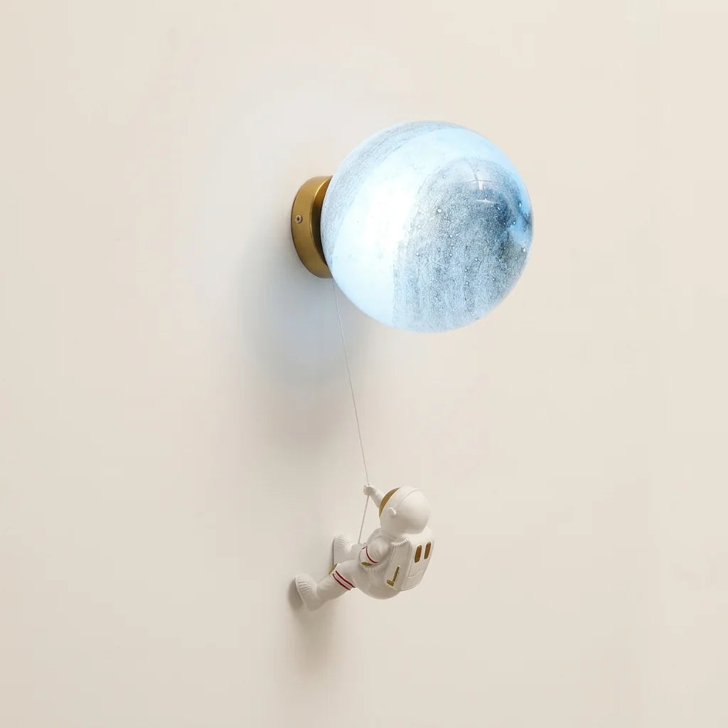 Applique murale planète bleue et astronaute, modèle B
