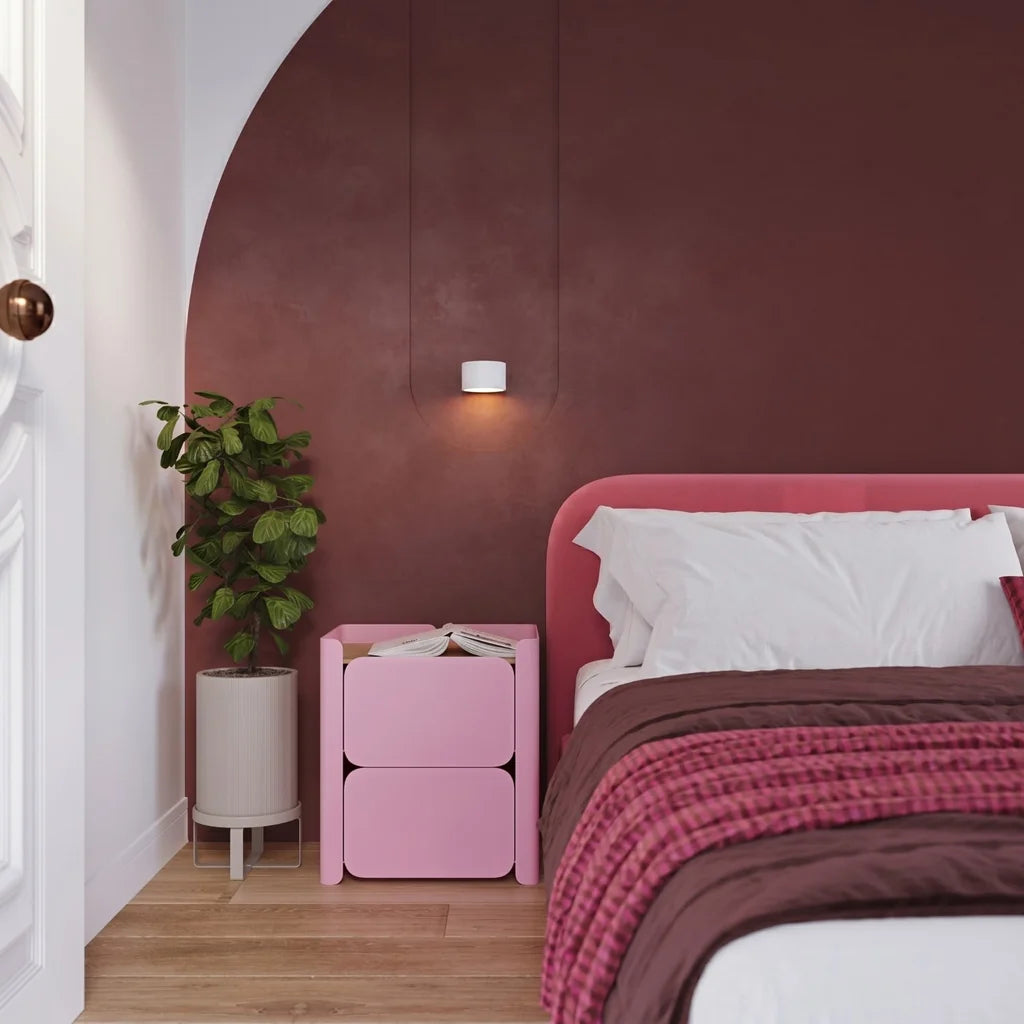 Applique murale ronde extra-plate en aluminium dans une chambre