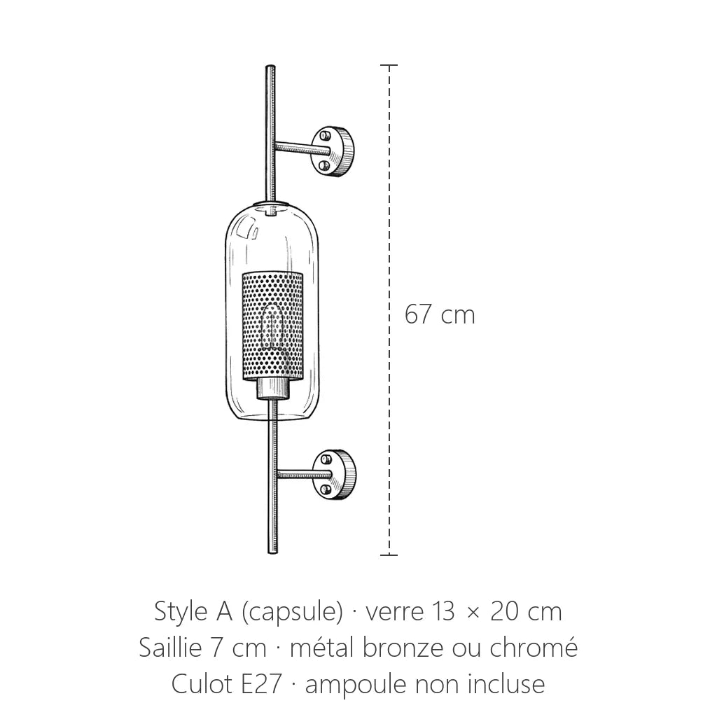 Dimensions de l'applique capsule : 67 cm de haut, verre 13 × 20 cm