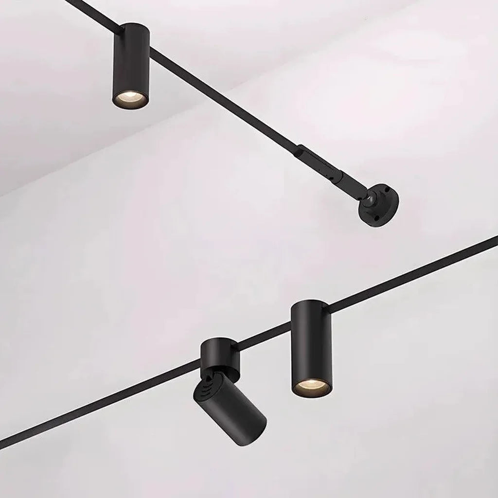 Spots orientables noirs sur la ligne LED en gros plan