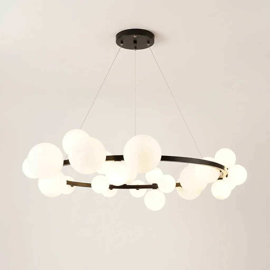 Lustre anneau noir à 24 globes en verre opalin