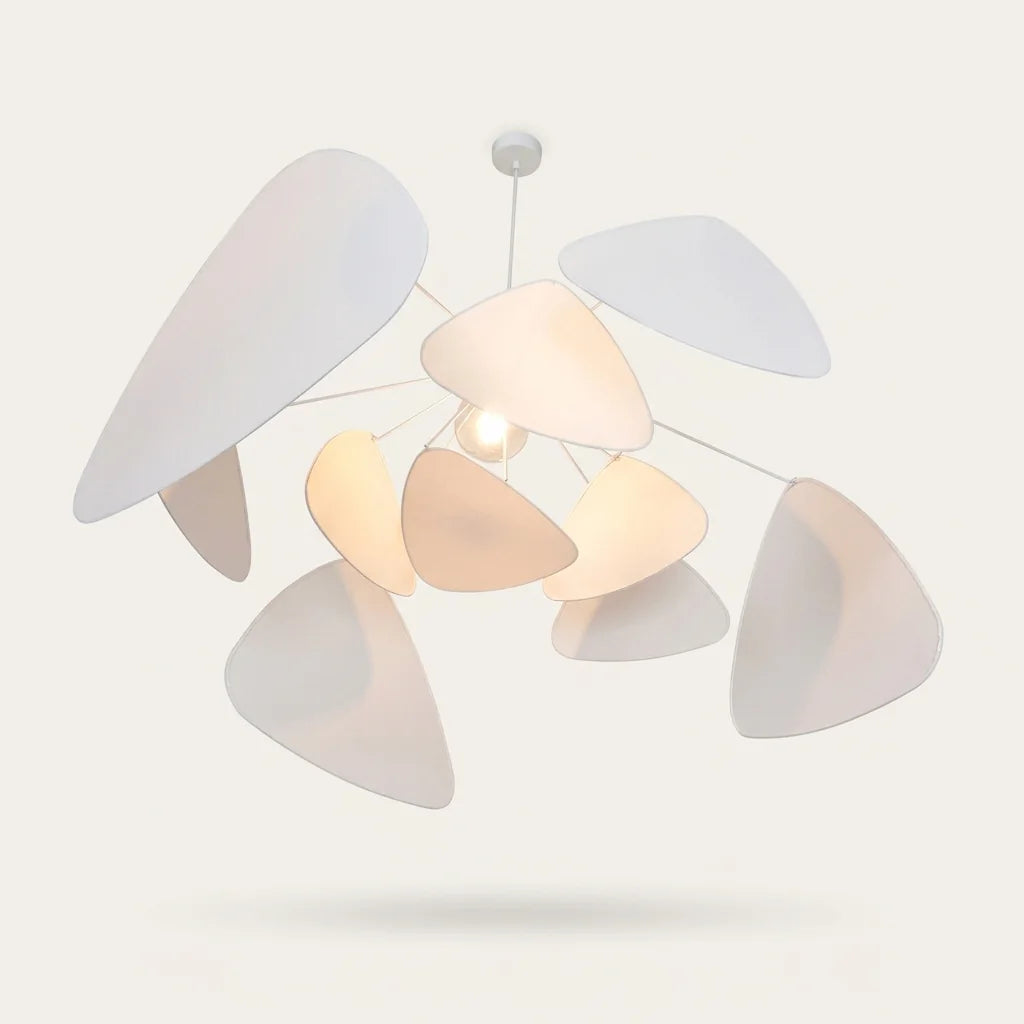 Lustre à feuilles en tissu blanc tendu