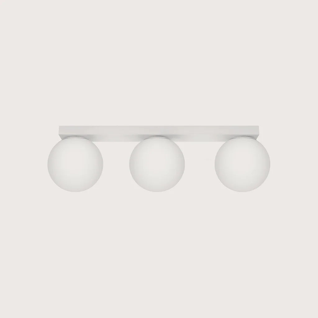 Plafonnier boules en verre opalin, coloris blanc (3 lumières)