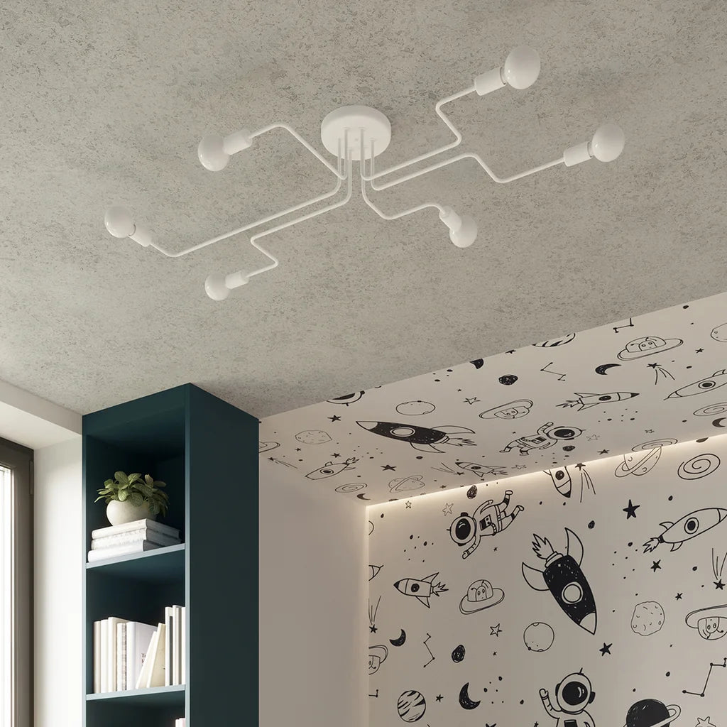 Plafonnier bras tubulaires coudés dans une chambre