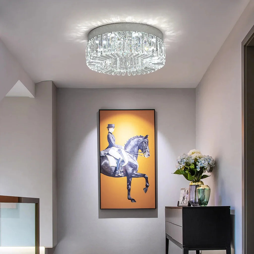 Plafonnier en cristal dans une entrée