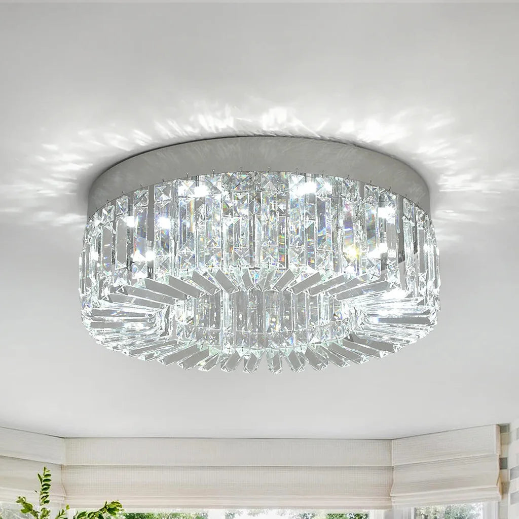 Plafonnier en cristal argenté au plafond