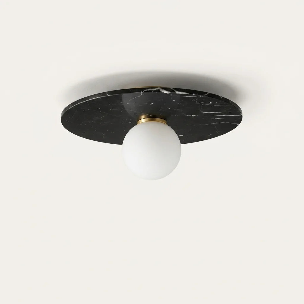 Plafonnier disque en marbre noir et globe opalin