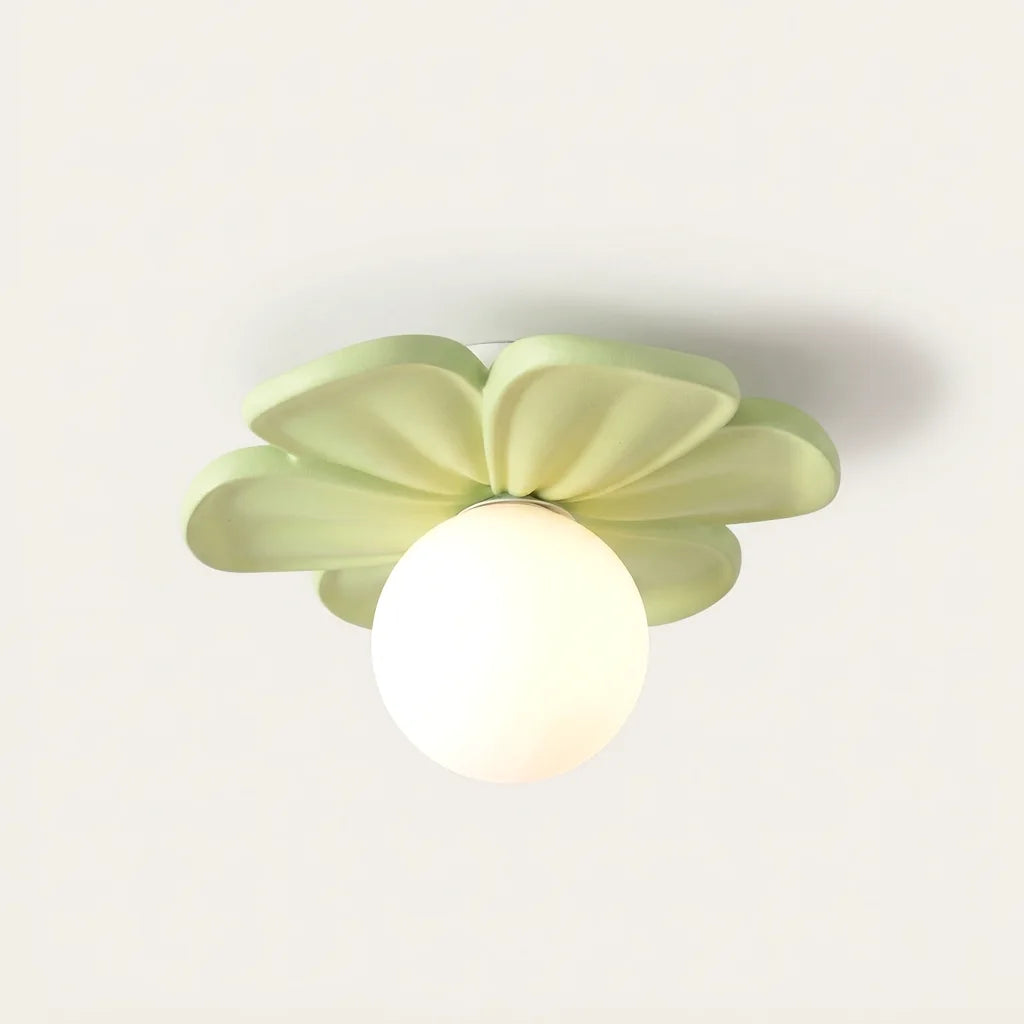 Plafonnier fleur aux pétales vert tendre