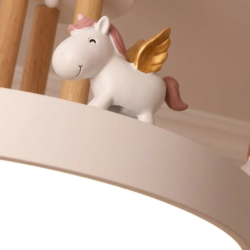 Licorne aux ailes dorées vue de près