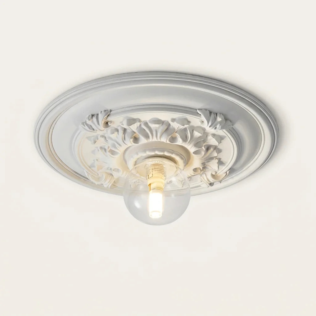 Plafonnier à rosace baroque blanche et globe transparent (B)