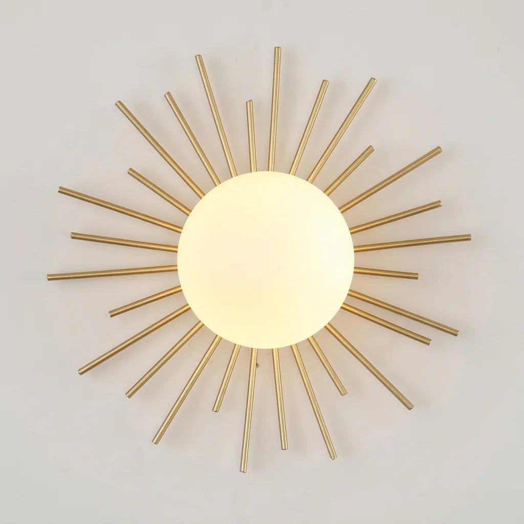 Plafonnier soleil doré vu de dessous