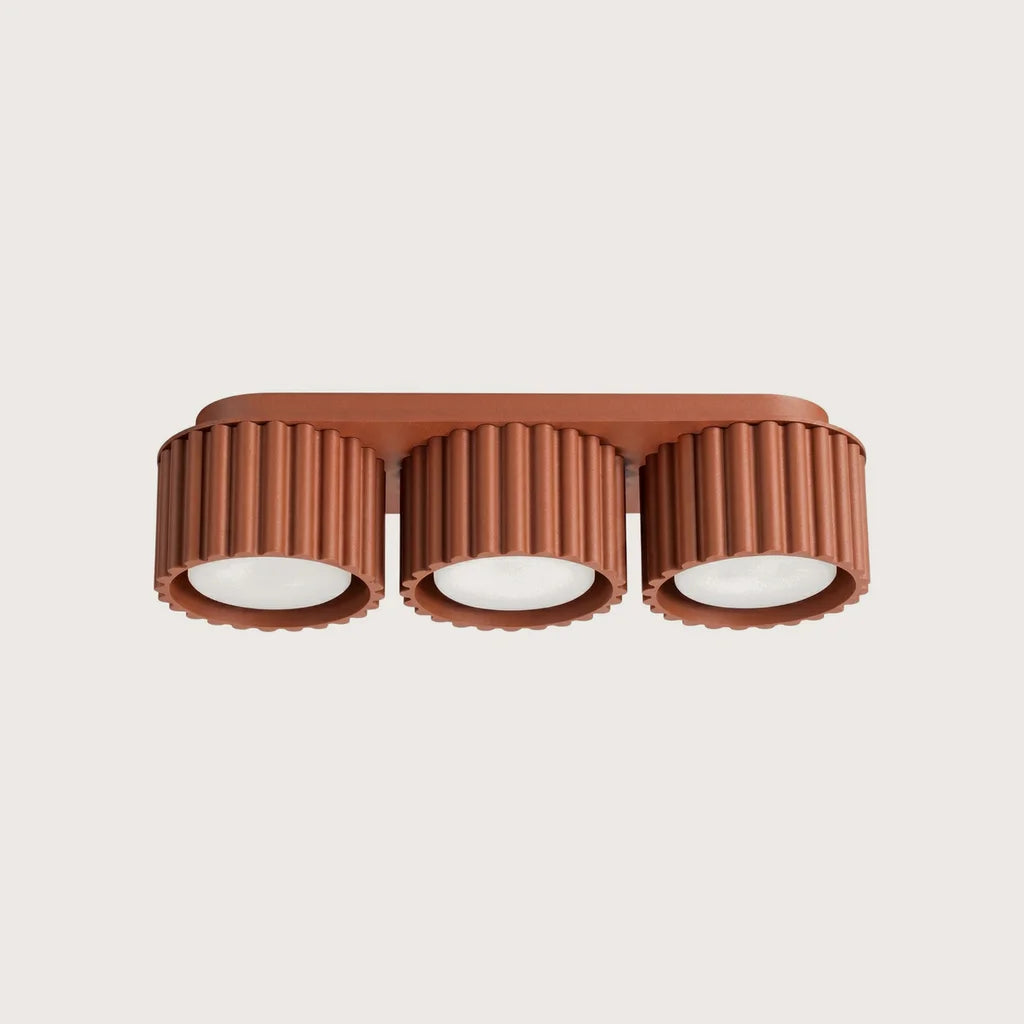 Plafonnier spots cylindres cannelés, coloris ocre rouge (3 lumières – GX53)
