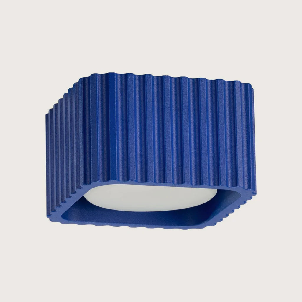 Spot plafond carré cannelé en saillie, coloris outremer (1 spot – GX53)