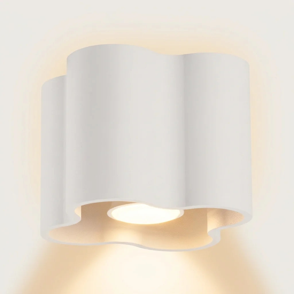 Spot plafond forme nuage en saillie allumé