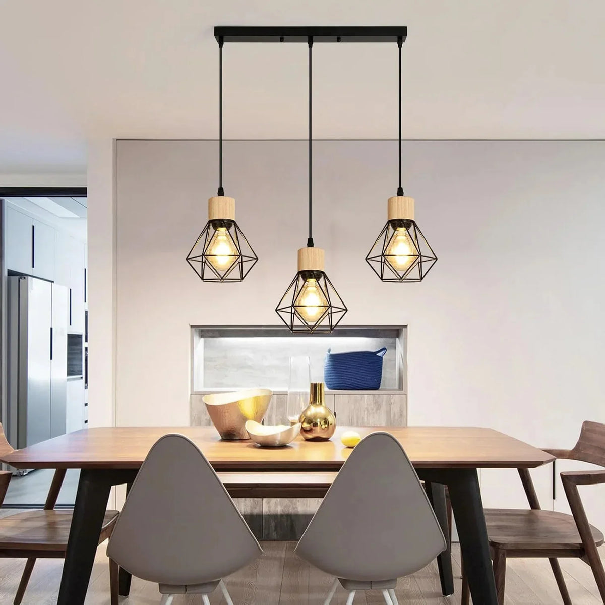 Suspension 3 cages dans une cuisine moderne