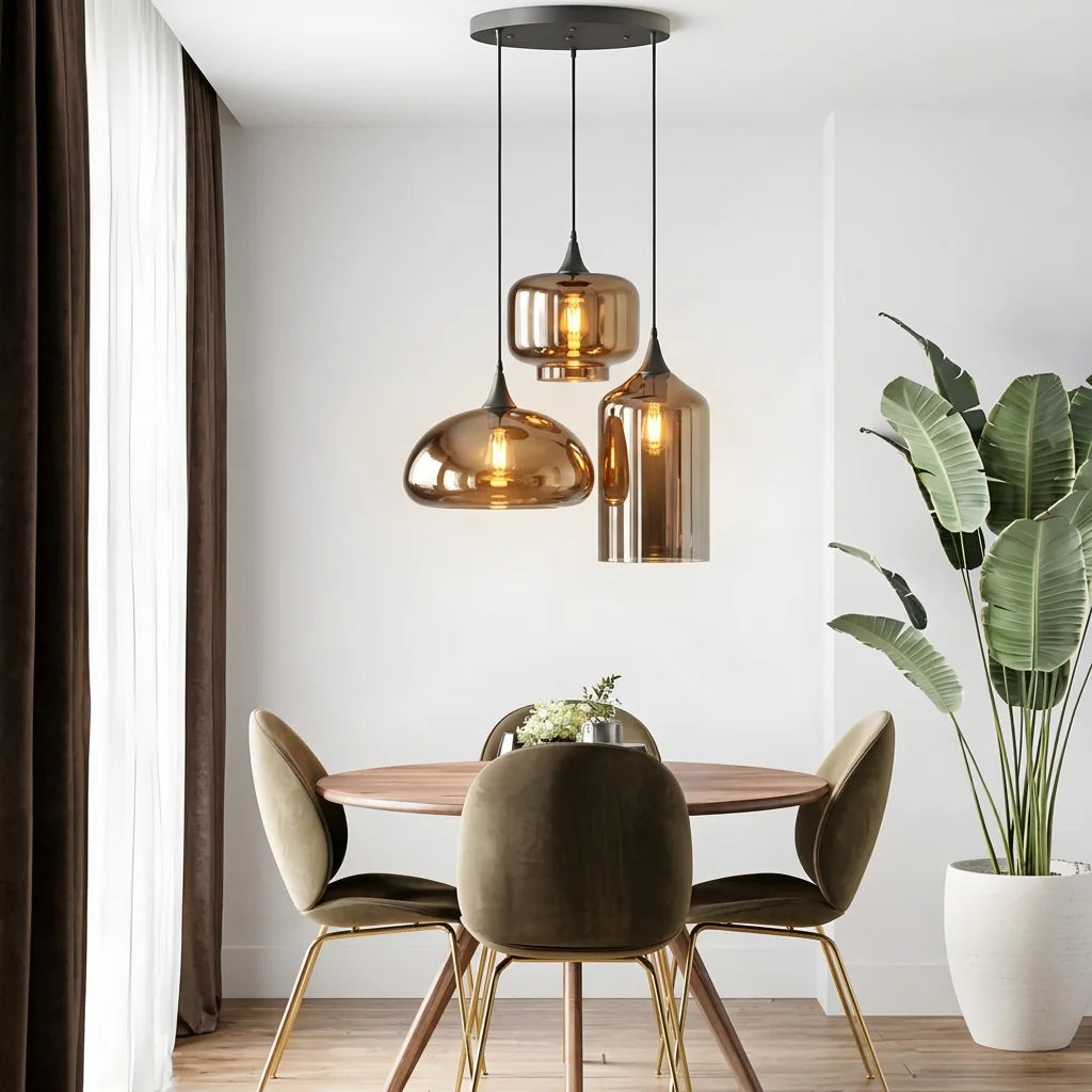Suspension 3 verres fumés au-dessus d’une table ronde