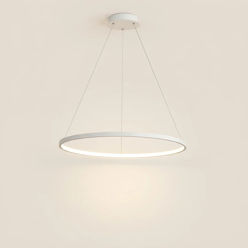 Suspension anneau LED en aluminium blanc, allumée
