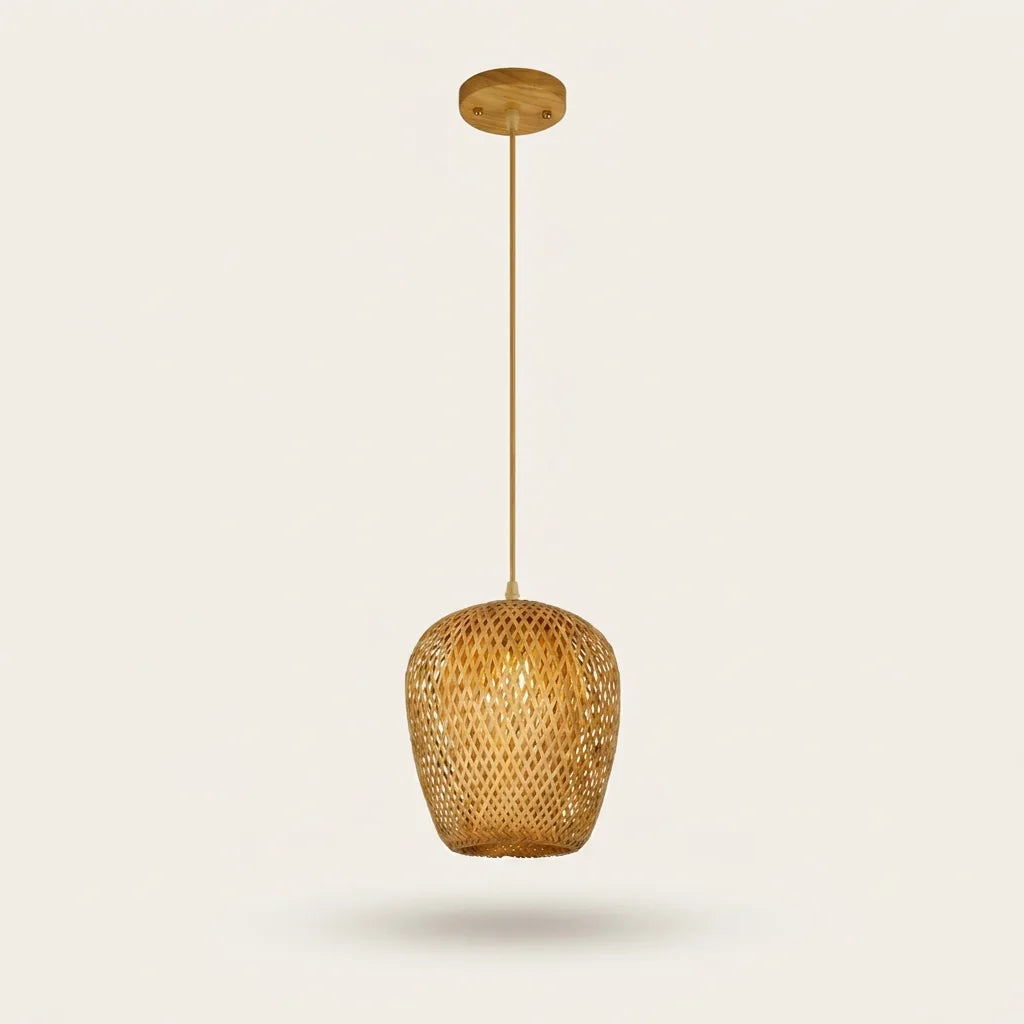 Suspension en bambou tressé forme vase, rosace bois, modèle A