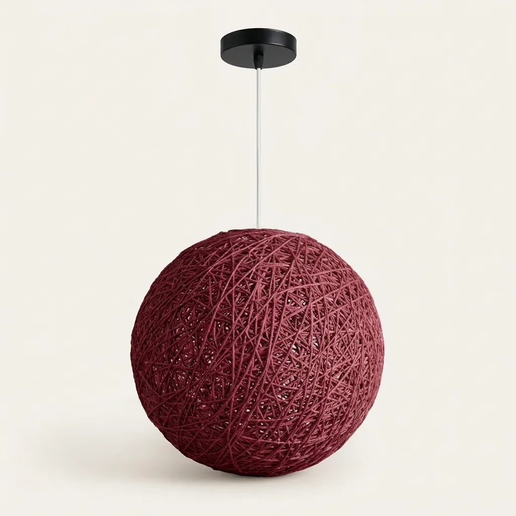 Suspension boule en rotin tressé bordeaux