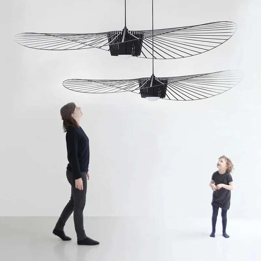 Deux tailles de suspension chapeau à l’échelle humaine