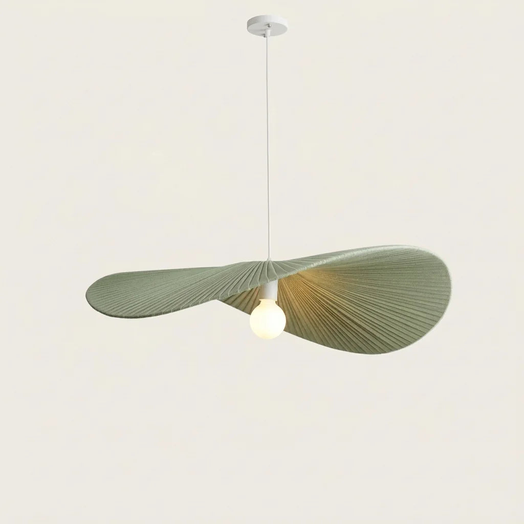Suspension chapeau en tissu plissé vert sauge