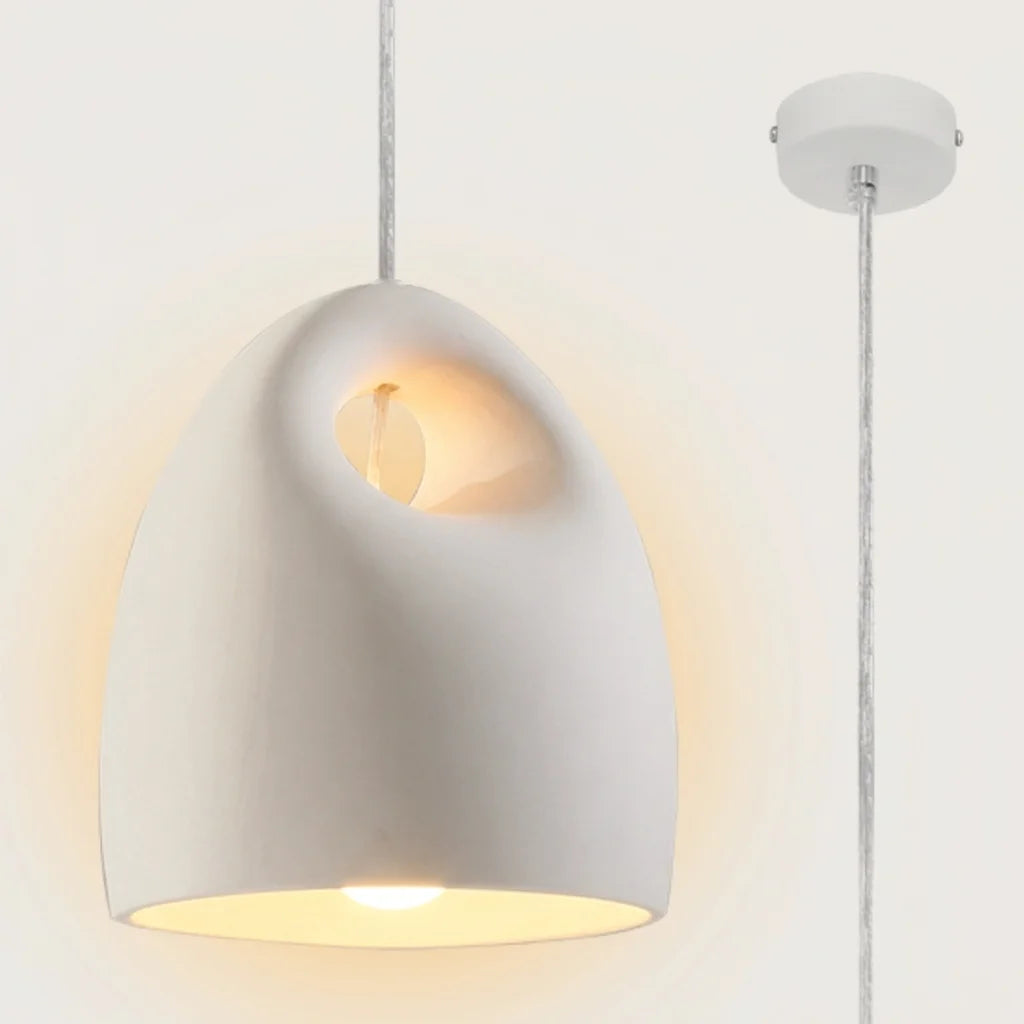 Suspension cloche en céramique blanche à poignée allumée